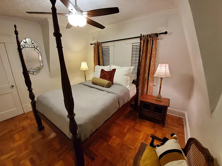 1056 High Point Dr NE — Photo 4