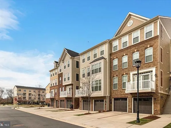 25215 Briargate Ter, Chantilly, VA 20152