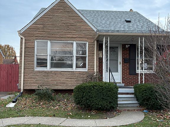 2nd image of 1561 Lincoln Ave #3