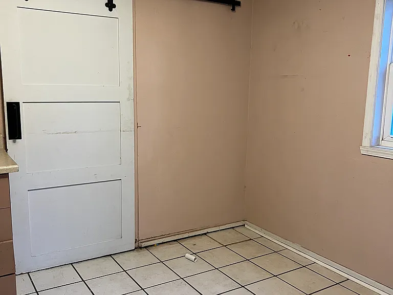1631 W Thoman St — Photo 6