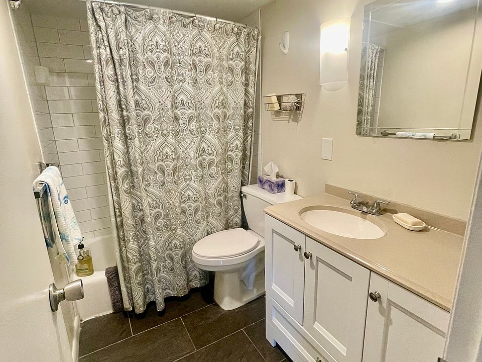Full Bath with tub