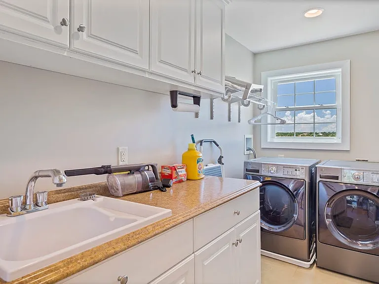 Laundry Room Cabinet
