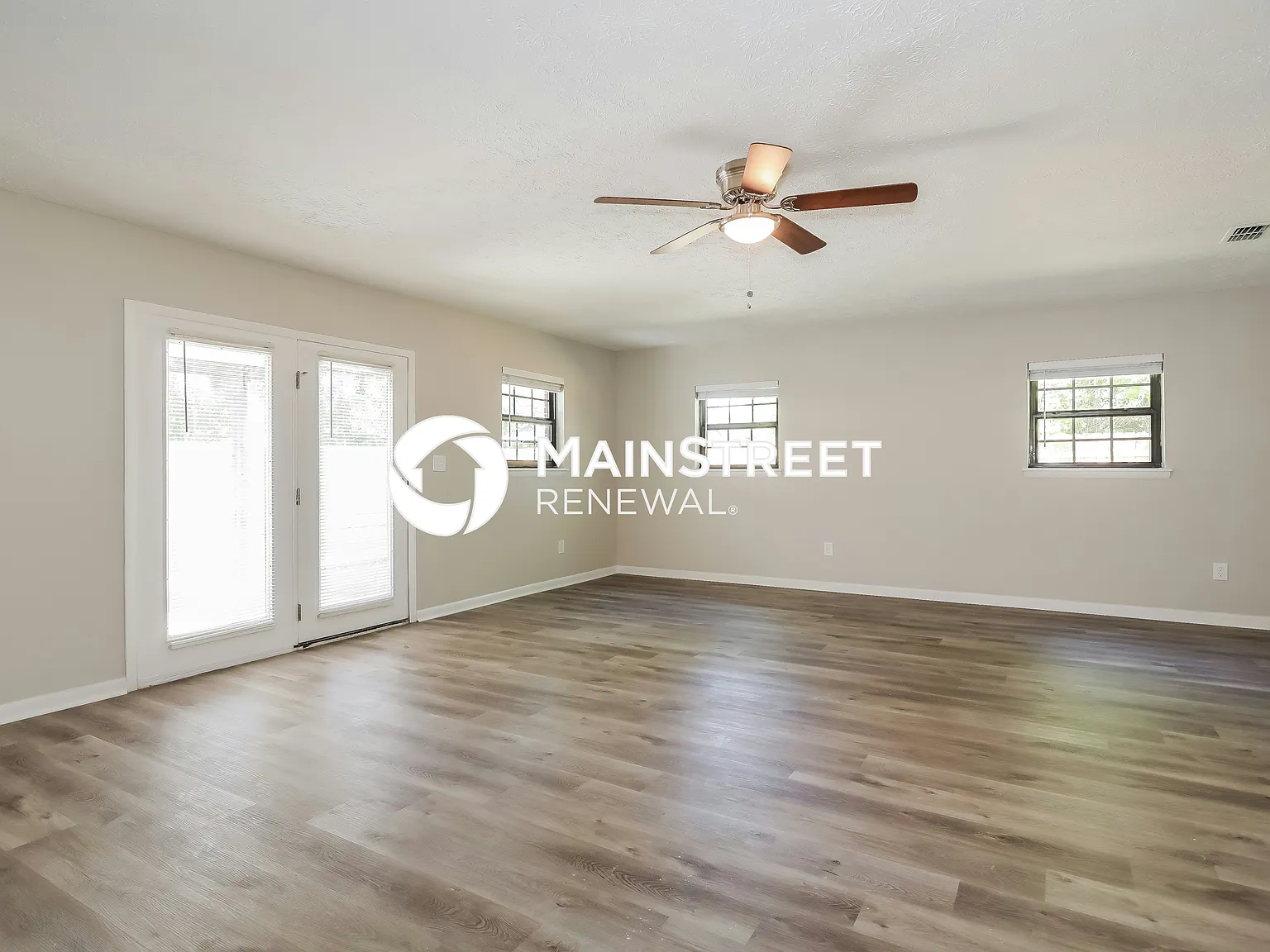 9724 Priory Ave — Photo 4