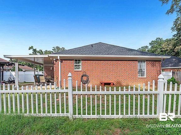 3rd image of 139 Cluster Oaks Ct