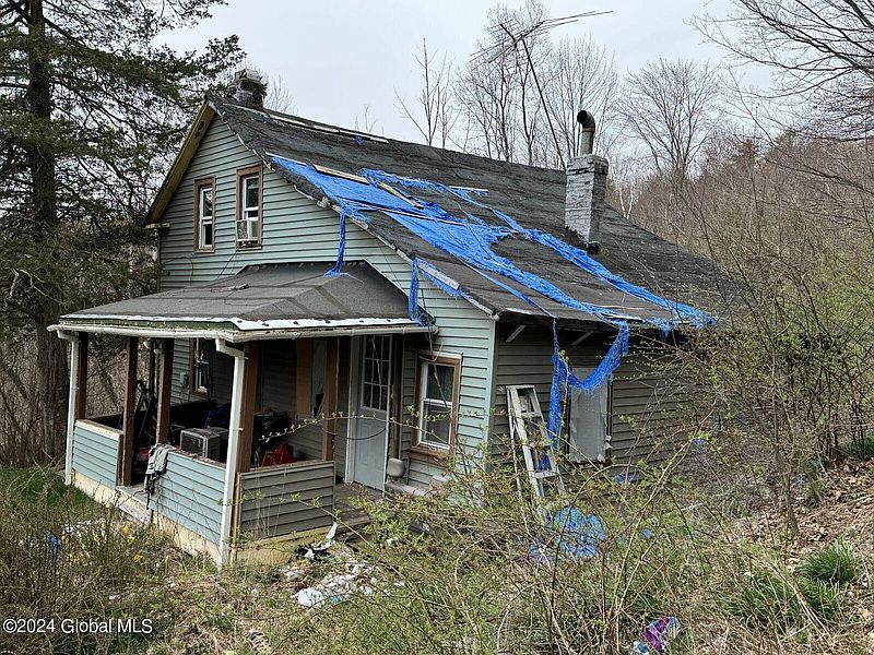 3rd image of 176 Dunham Hollow Road