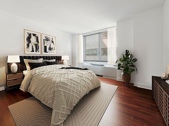 4th image of 30 Little St W Unit 10A