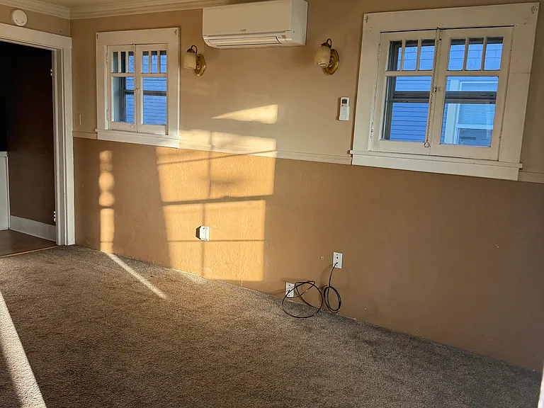 255 S F St — Photo 3