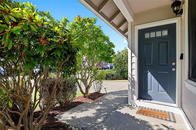 3rd image of 8029 46th Avenue SW
