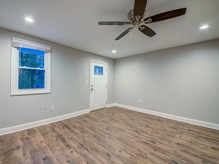 33 Southern Ave — Photo 8