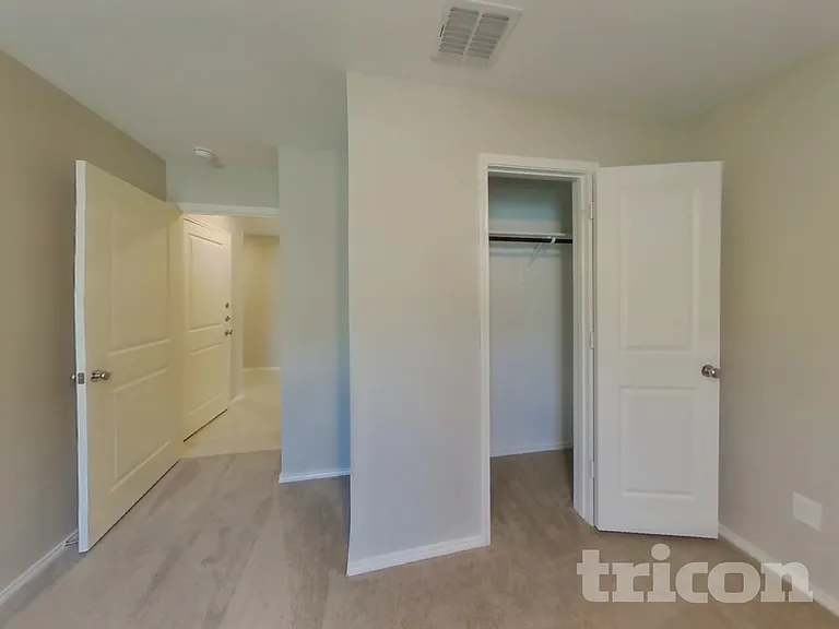 1740 Claireborne Ct — Photo 16