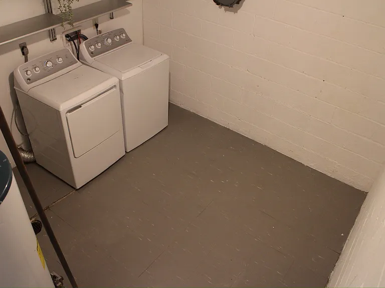 2324 Sun Valley Cir #J — Photo 22