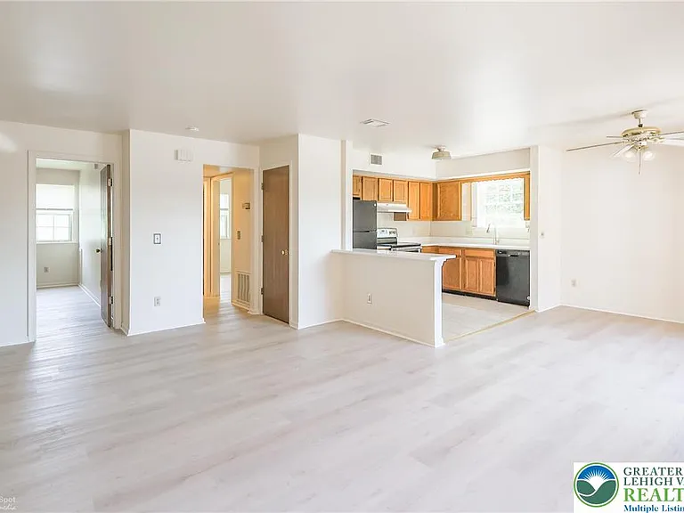 1464 Cedar Crest Blvd #18 — Photo 6
