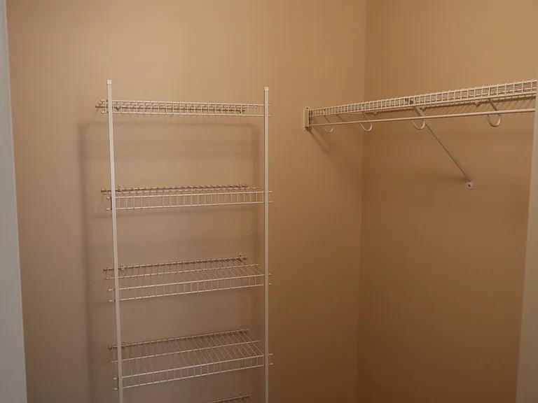 4580 Berkshire Dr — Photo 27