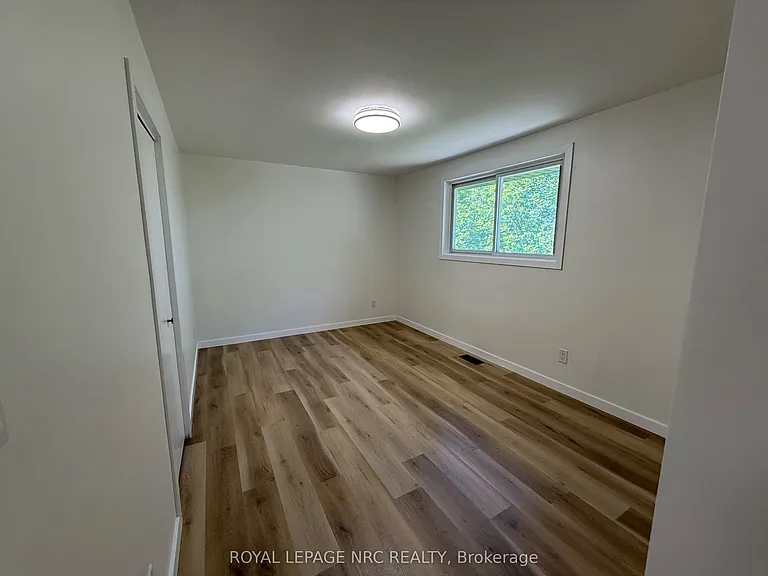 10 Dundas Cres — Photo 10