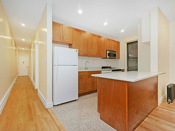 3rd image of 160 Claremont Ave APT 6E
