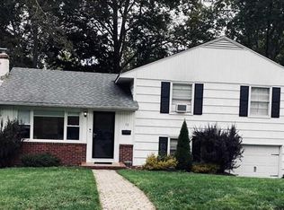 13 Huron Ave, Oakland, NJ 07436