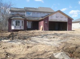 2051 Pinebrook Meadow Ct, Howell, MI 48843