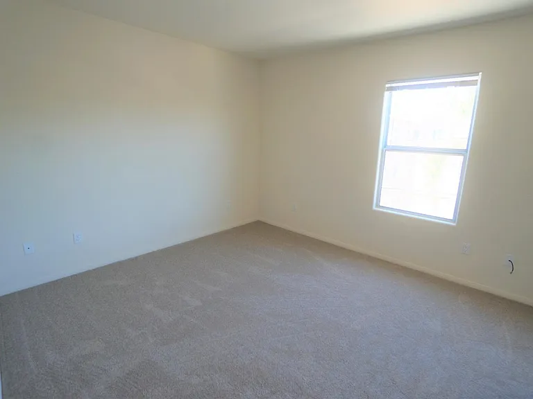 1044 Grand Ave — Photo 5