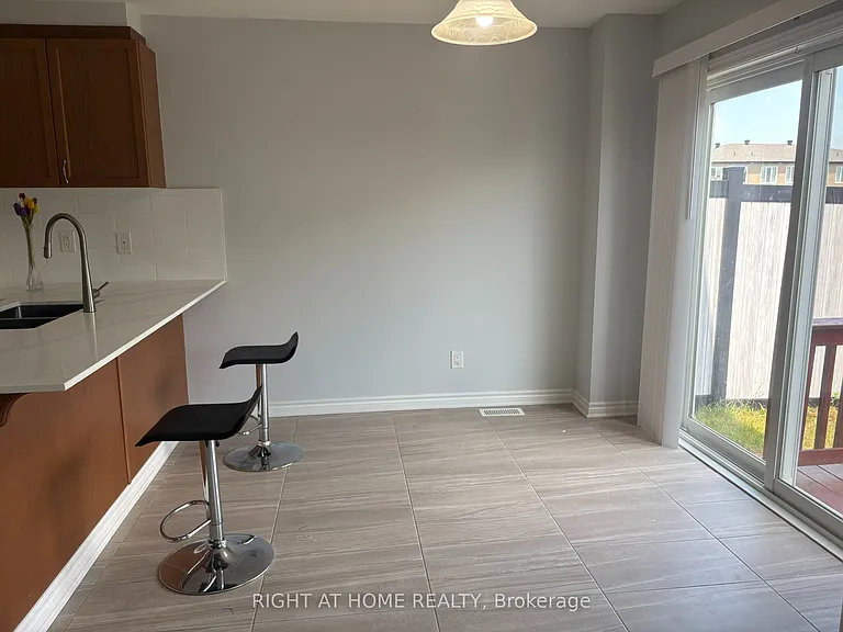 333 Rouncey Rd — Photo 16