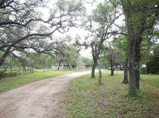 588 Leuschner Rd, Victoria, TX 77905