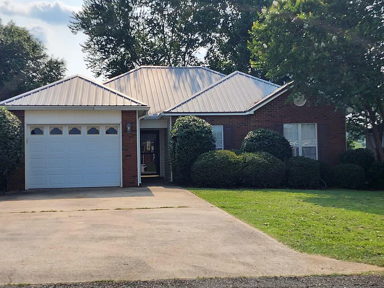 194 Tyson Glen Dr — Photo 1