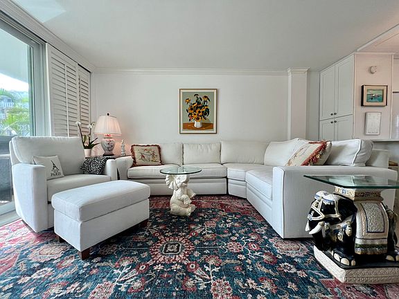 5th image of 139 Sunrise Ave APT 204