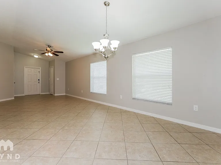 1212 Oak Pond St — Photo 6