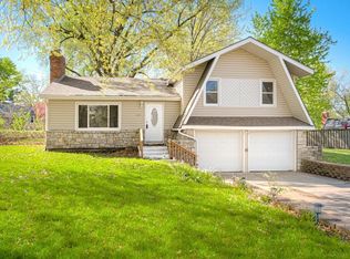 1201 W Liberty Dr, Liberty, MO 64068