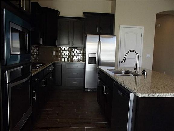 3rd image of 5512 Grove Dr