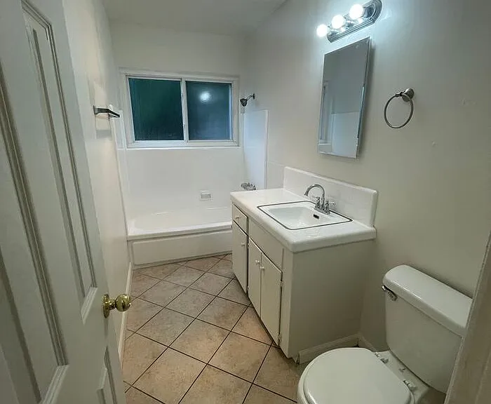 4453 Rosebud Ln #C — Photo 8