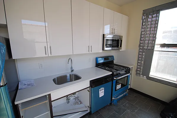 Rented by Bohemia Realty Group | media 12