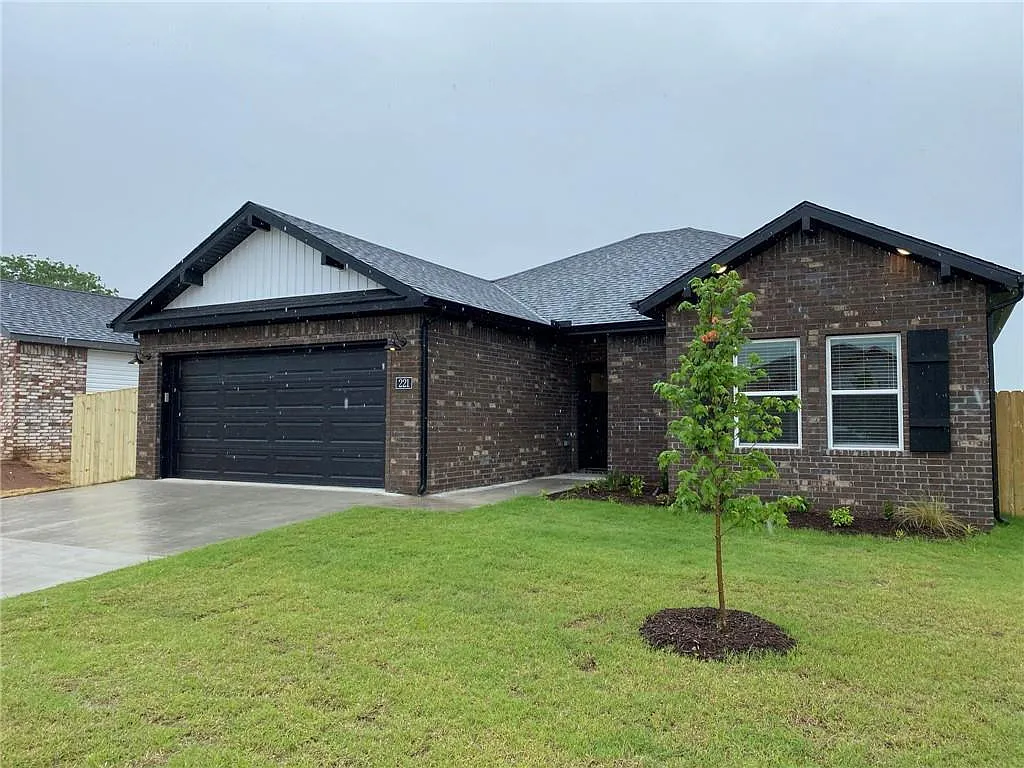 Building Photo - 221 Williams Ct