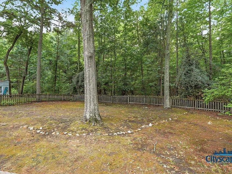 1612 Greenfield Dr — Photo 35