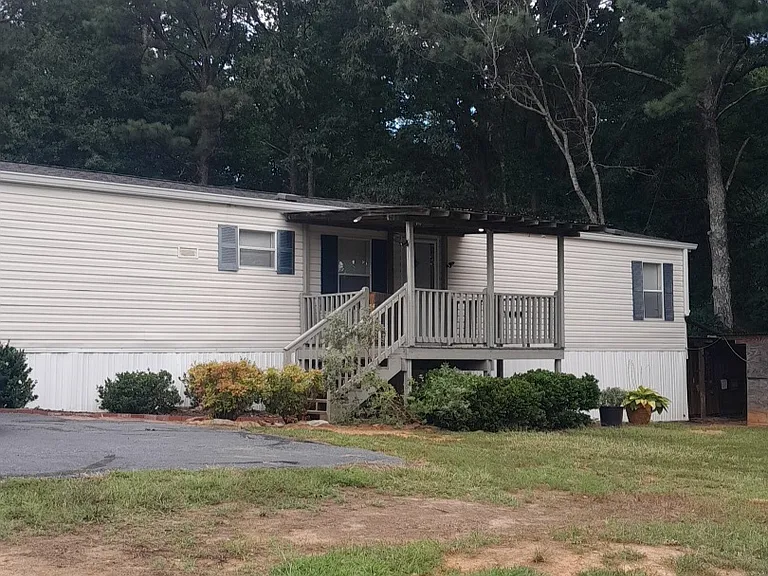 6173 Lollis Creek Rd — Photo 2