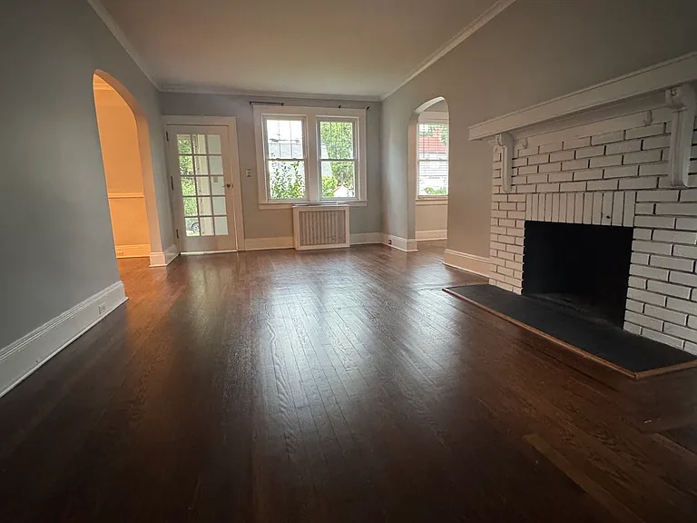 734 Greenwood Rd — Photo 5