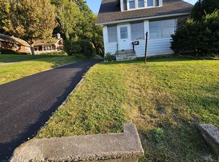 46 Northern Dr, Troy, NY 12182