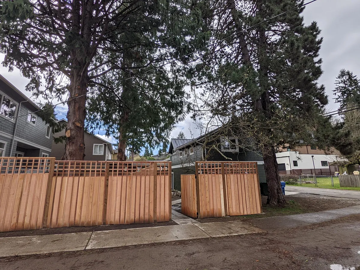 Building Photo - 3509 W Thurman St #B
