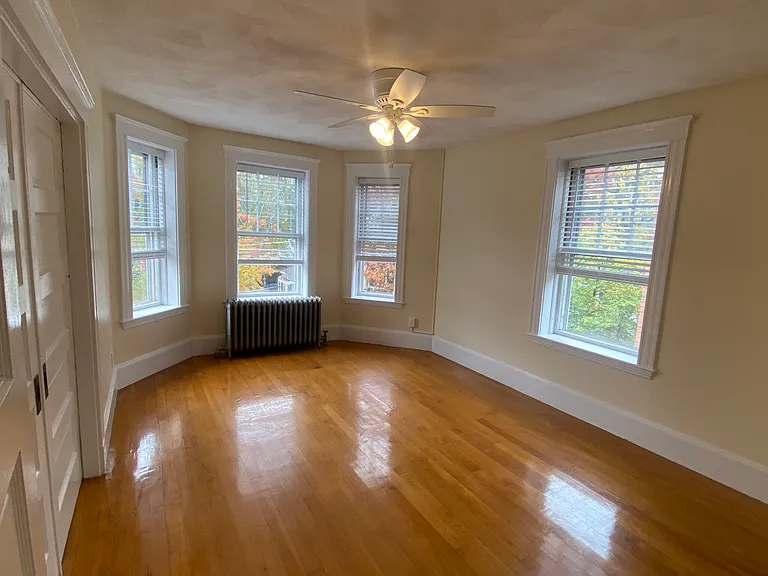 25 Fairfield St #6 — Photo 13