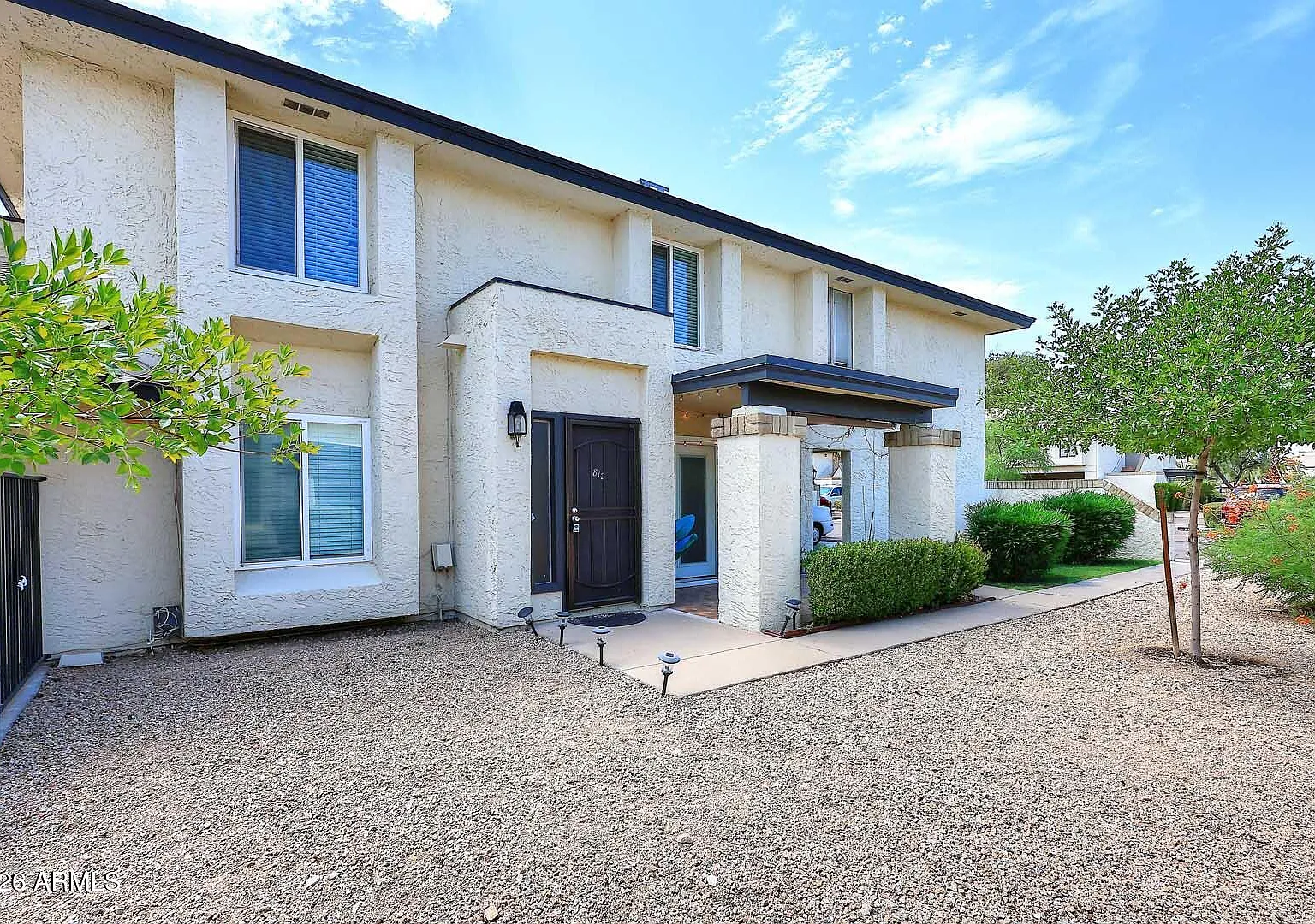 2 bed, 1.5 bath, 920 sqft, $1,900 — Photo 1