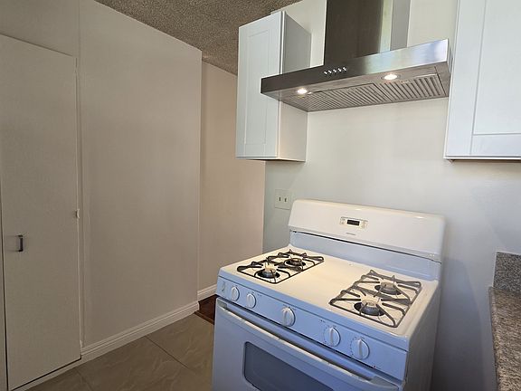 5th image of 477 S El Molino Ave APT 7
