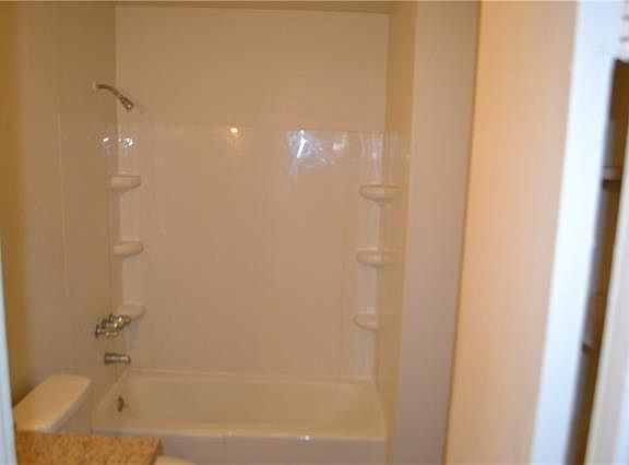 5th image of 336 Ruby St APT 16