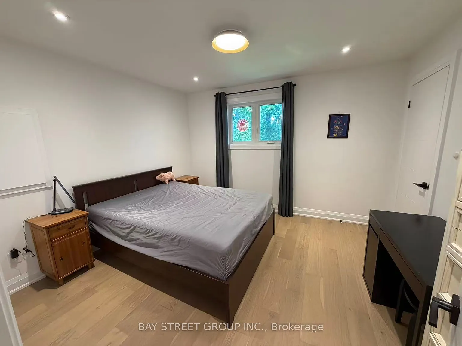 2 bed, $1,000 — Photo 2