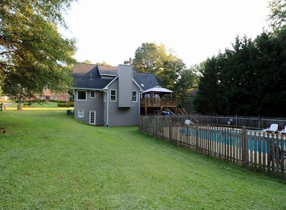 2nd image of 114 Saddlehorn Ct