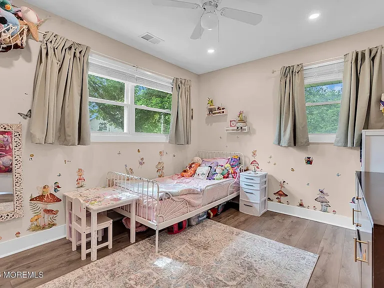 1600 Parkview Blvd — Photo 11