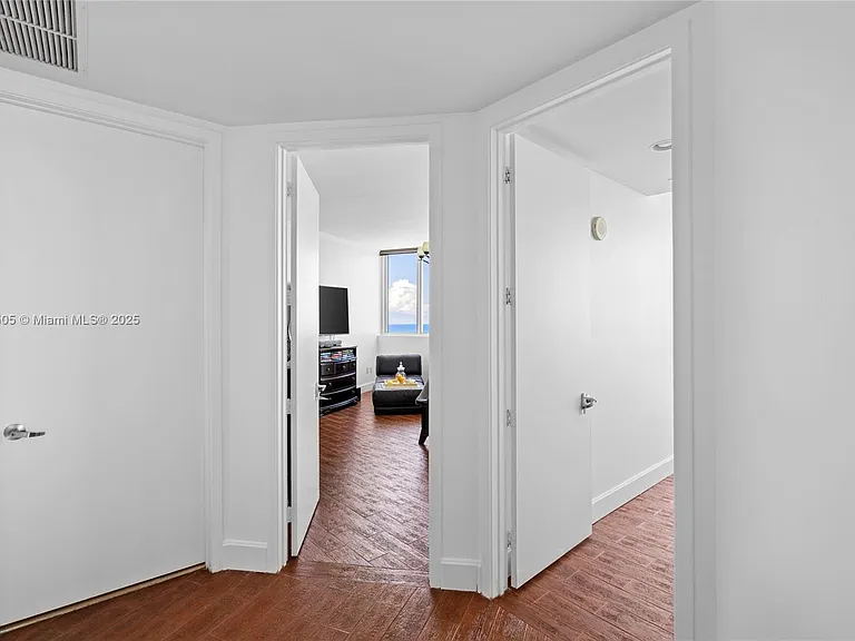 18201 Collins Ave #4209 — Photo 16