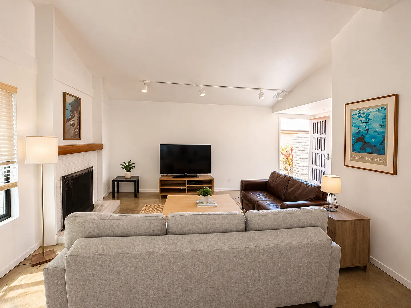 3-Bedroom La Jolla Home with Private Yard & 2-Car Garage — Photo 2