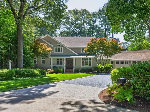 701 Crystal Ln, Virginia Beach, VA 23451