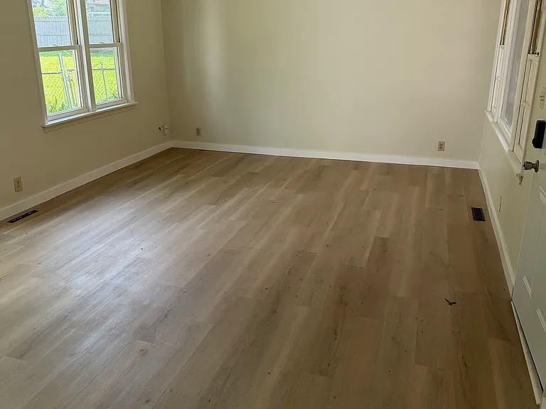 2747 W Lincoln St — Photo 7