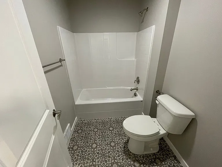 2707 Oakes Ave — Photo 13