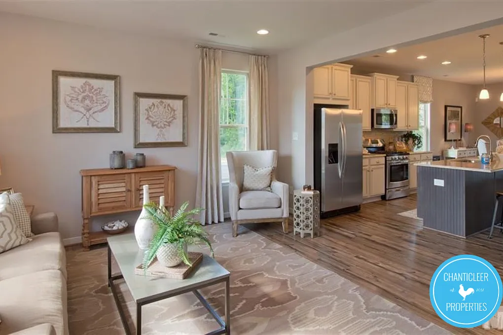 1007 Metropolitan Drive - 1 — Photo 3